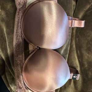 New Victoria’s Secret Very Sexy bra with Lace Trim 40D